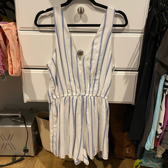 Abercrombie and Fitch romper - Picture 3 of 3